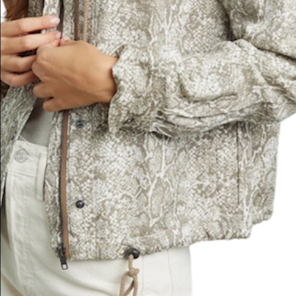 NEW Rails Tennessee Sand Snakeskin Funnel Neck Linen Blend Jacket - Picture 7 of 15